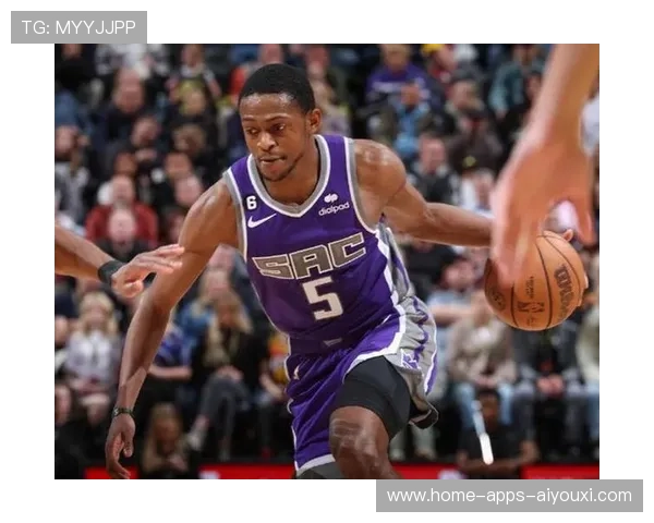 福克斯突破后传球精准，国王被赞配合默契