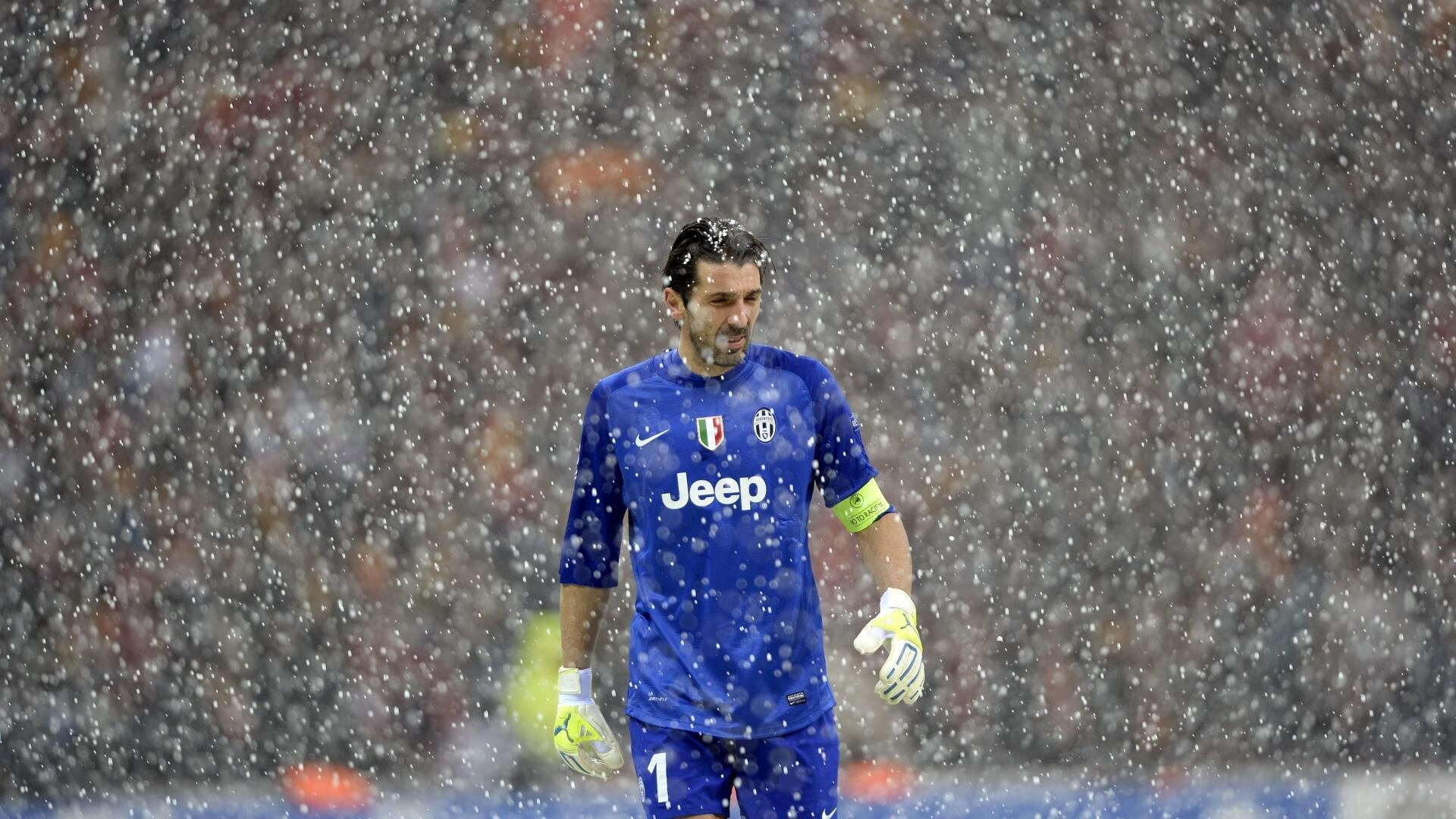 “传感器与图像识别的双重护航——裁判判罚更科学、更公平的技术路径”